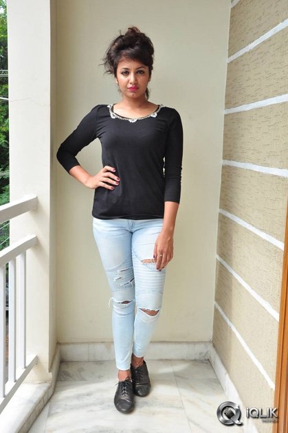 Tejaswi-Madivada-at-Kerintha-Movie-Success-Meet